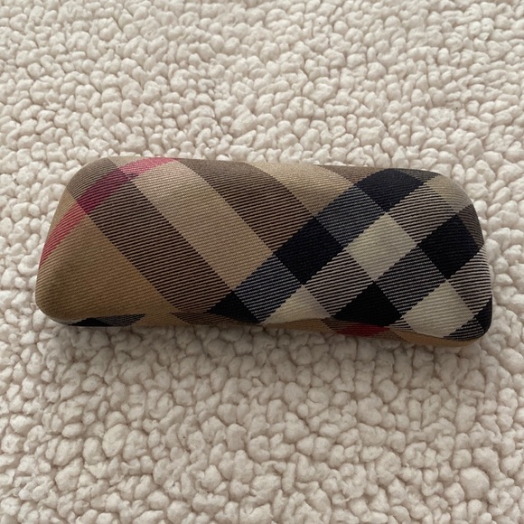 Preowned Burberry eyeglass case - Picture 1 of 3